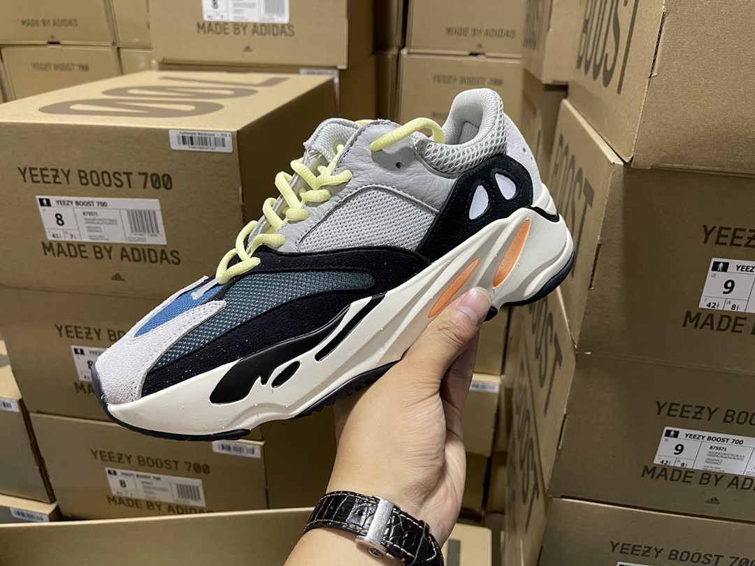 700 Wave Runner Solid Grey
