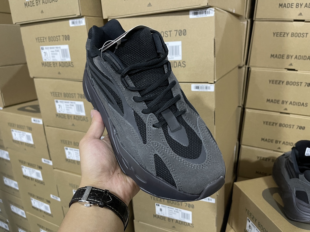 700 V2 Vanta