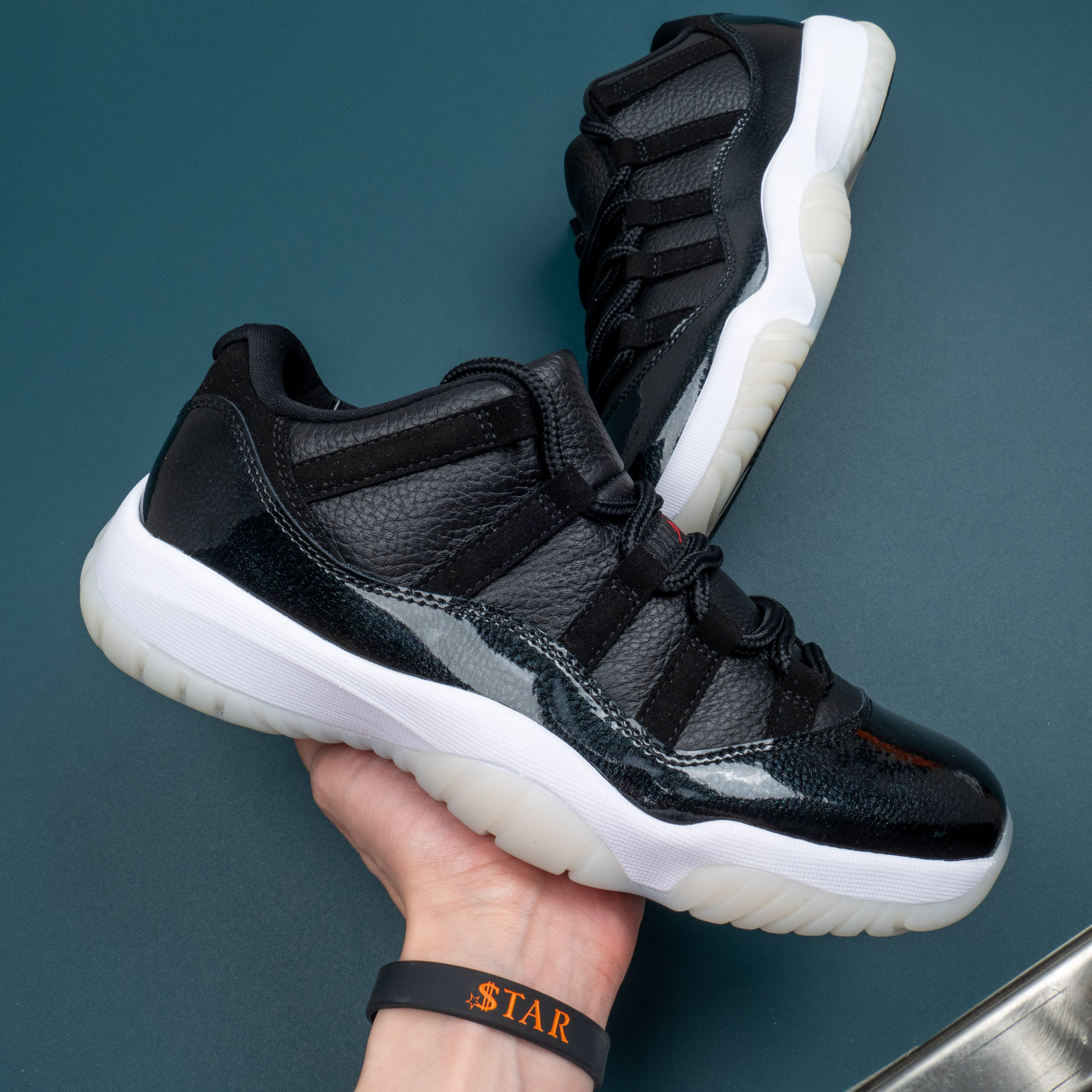 11s Retro Low 72-10