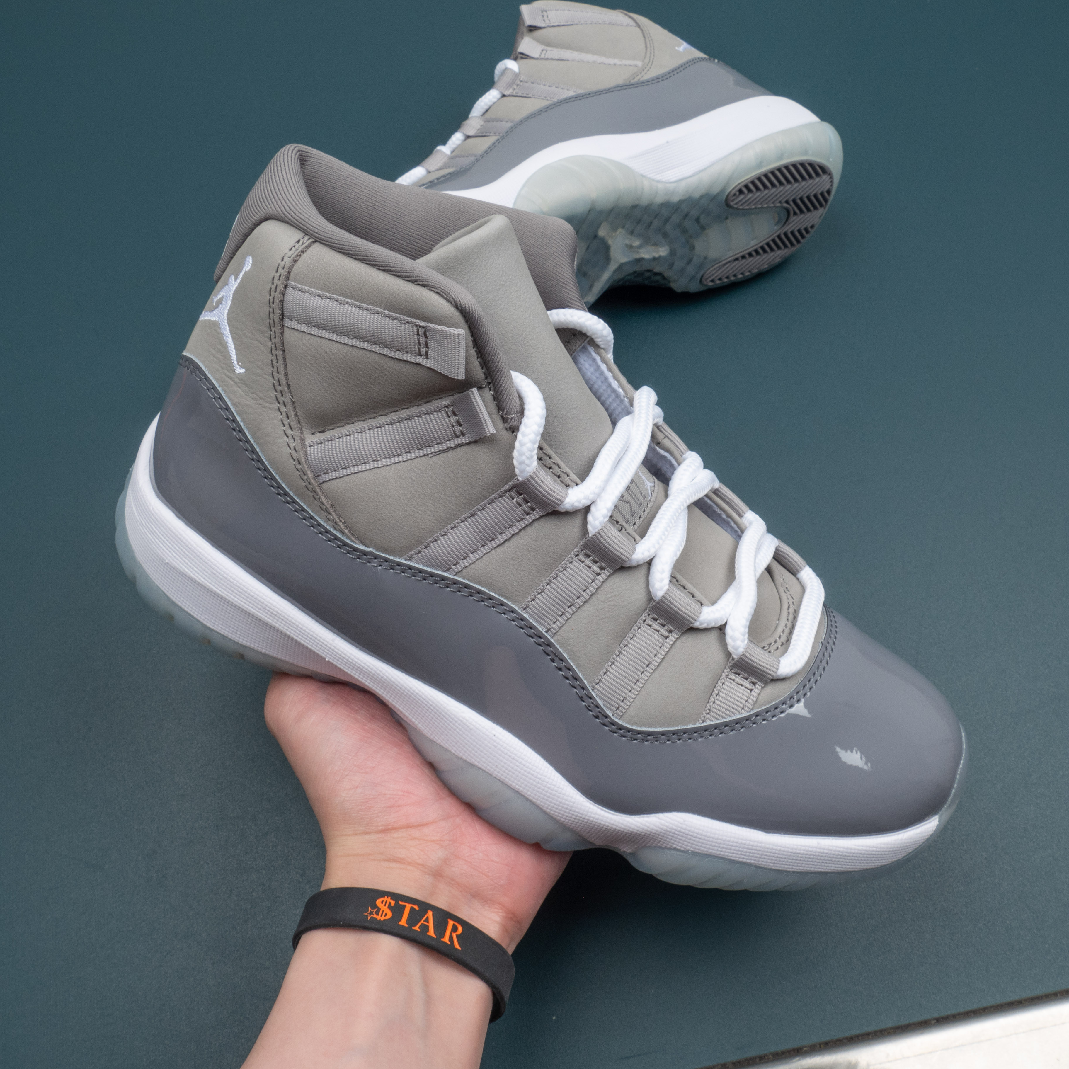 11 Retro Cool Grey (2021)