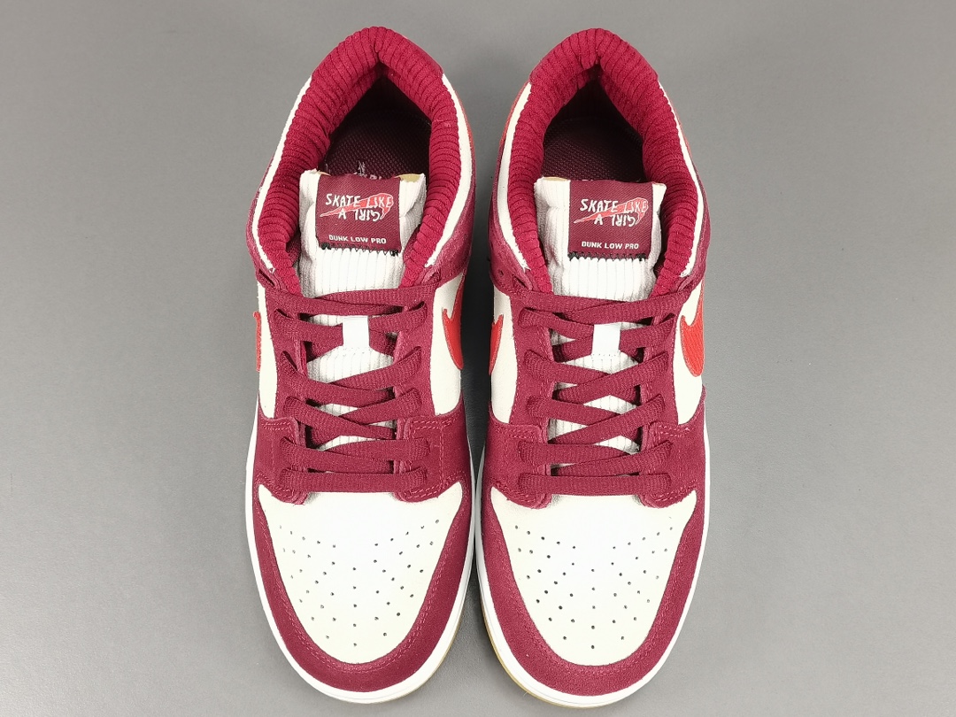 SB Dunk Low Skate Like a Girl