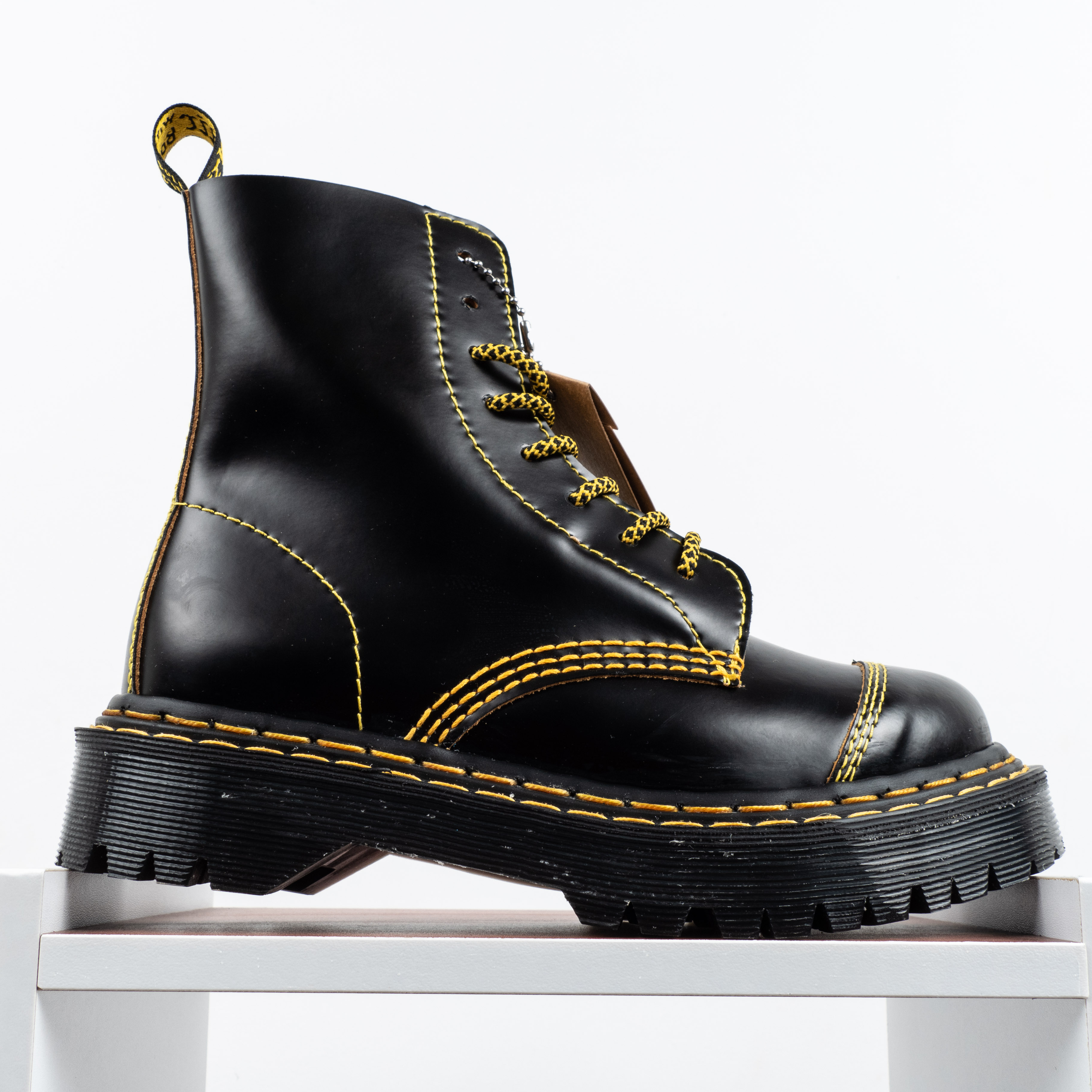 [Free Shipping]男女鞋 Dr.Martens 马汀博士Jadon系列 1460 8孔黑黄马丁靴