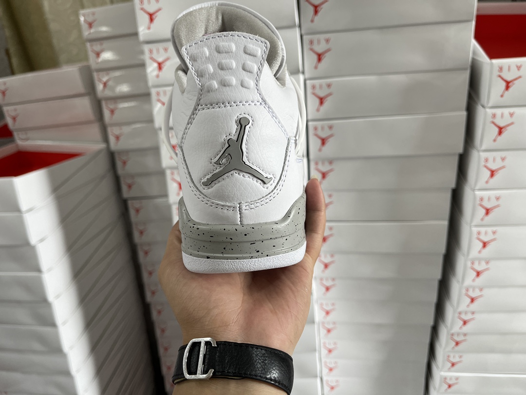 4's Retro White Oreo