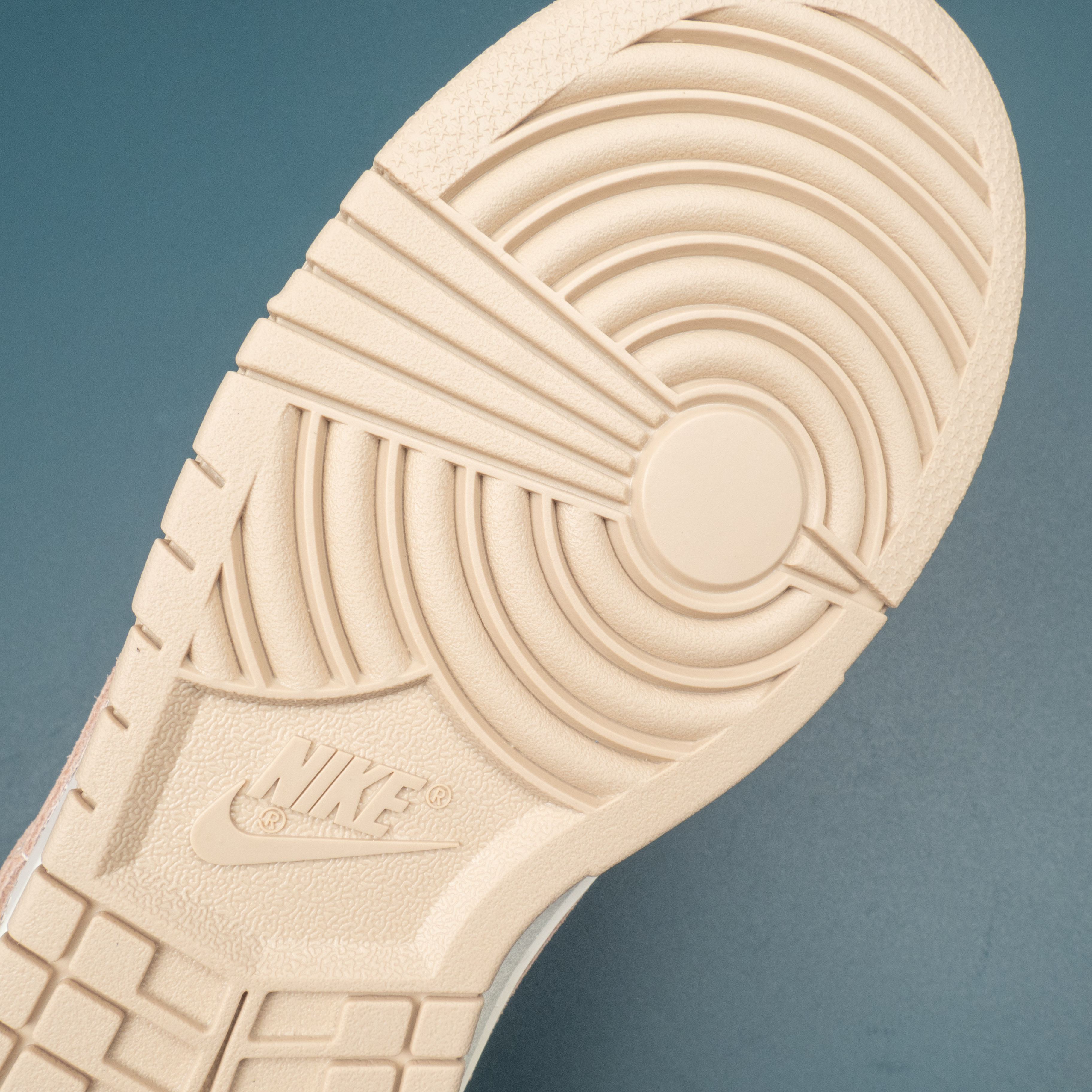 Dunk Low SE Sand Drift