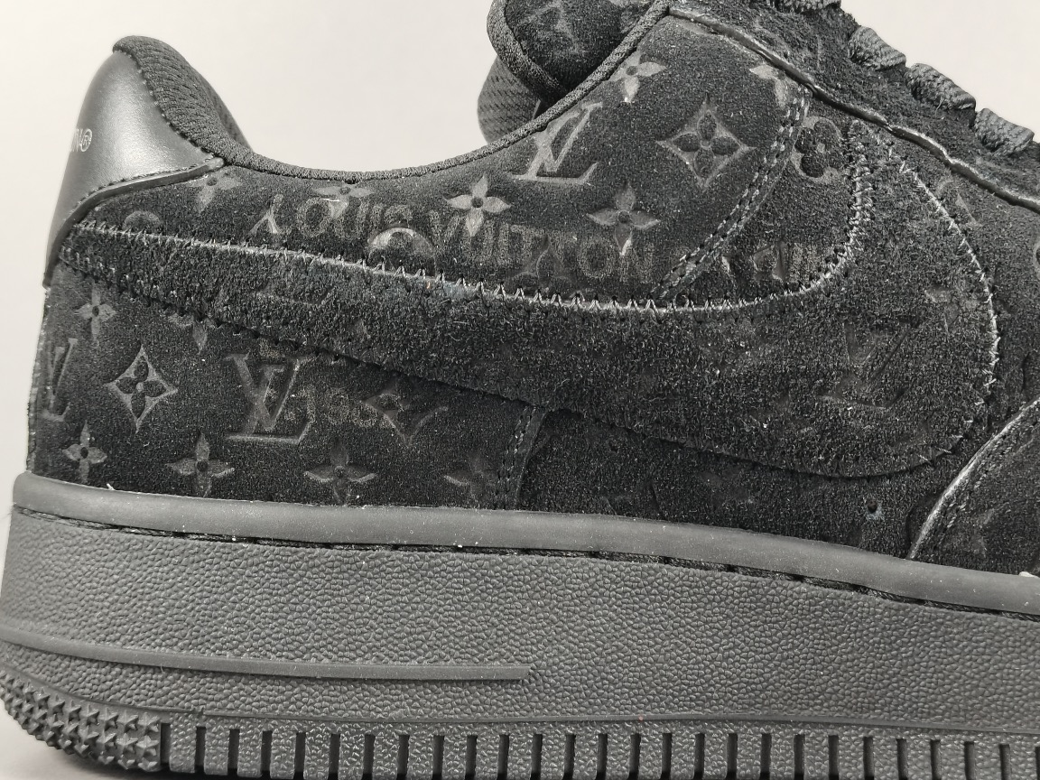 By Virgil Abloh Black