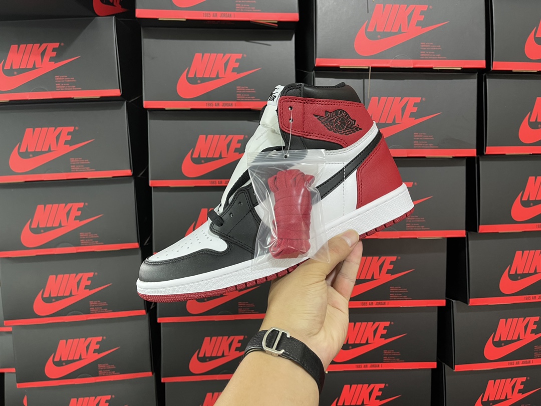 1's Retro Black Toe (2016)
