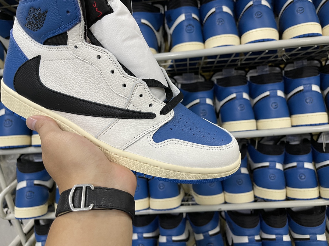 1's High OG SP Fragment x Travis Scott