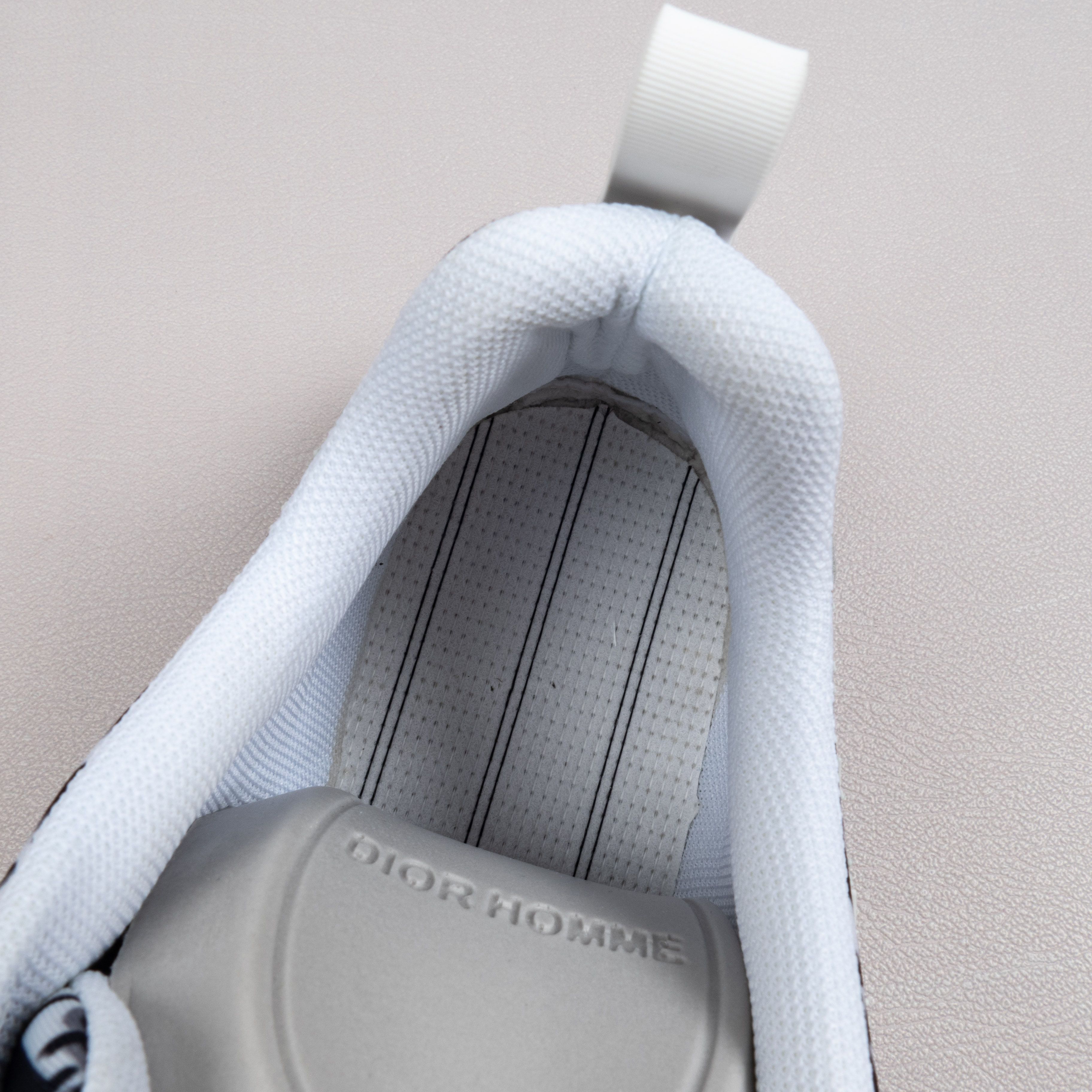 【Free shipping】男女鞋 DlOR 运动休闲老爹鞋松紧鞋带黑白色