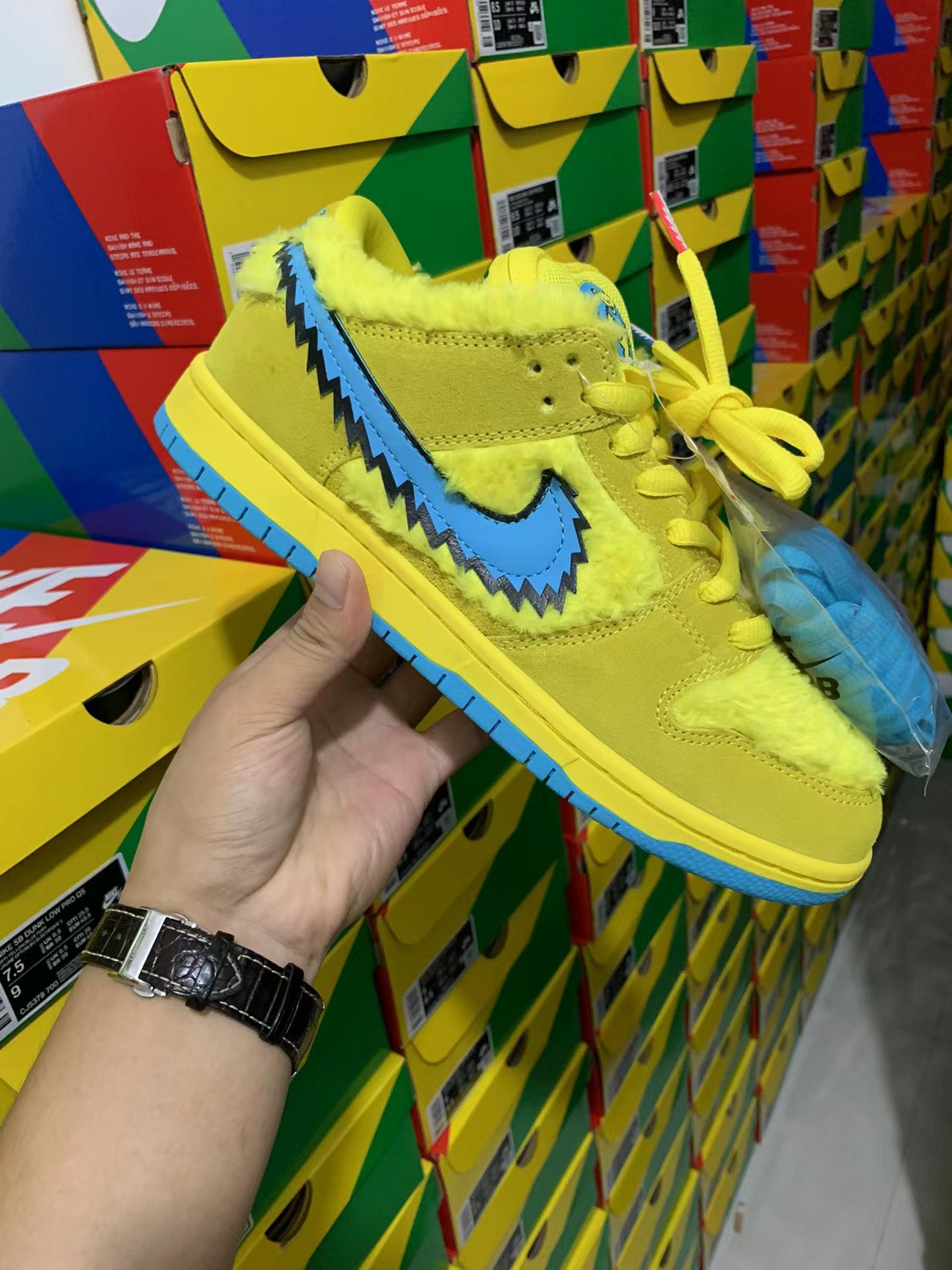 SB Dunk Low Grateful Dead Bears Opti Yellow