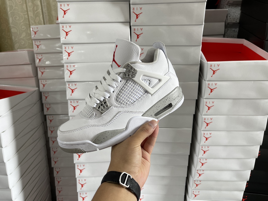 4's Retro White Oreo