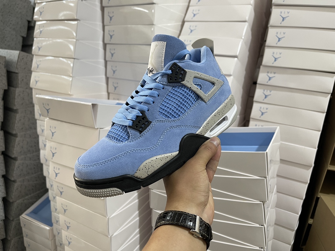 4's Retro University Blue UNC