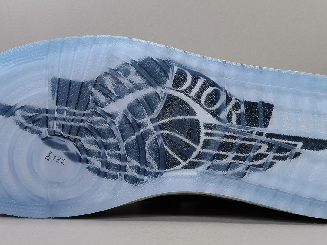 1's Retro High Dior CN8607 002
