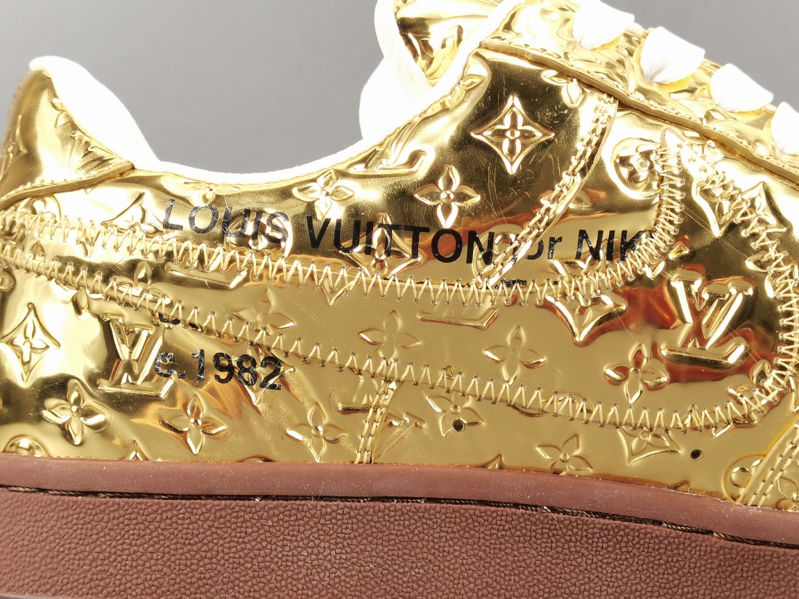 By Virgil Abloh Metallic Gold