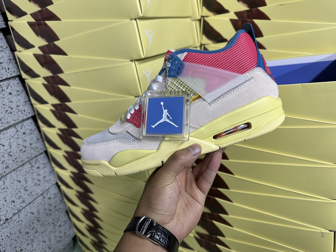 4's Retro Union Guava Ice