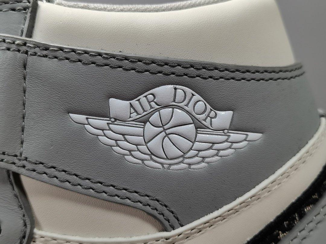 1's Retro High Dior CN8607 002