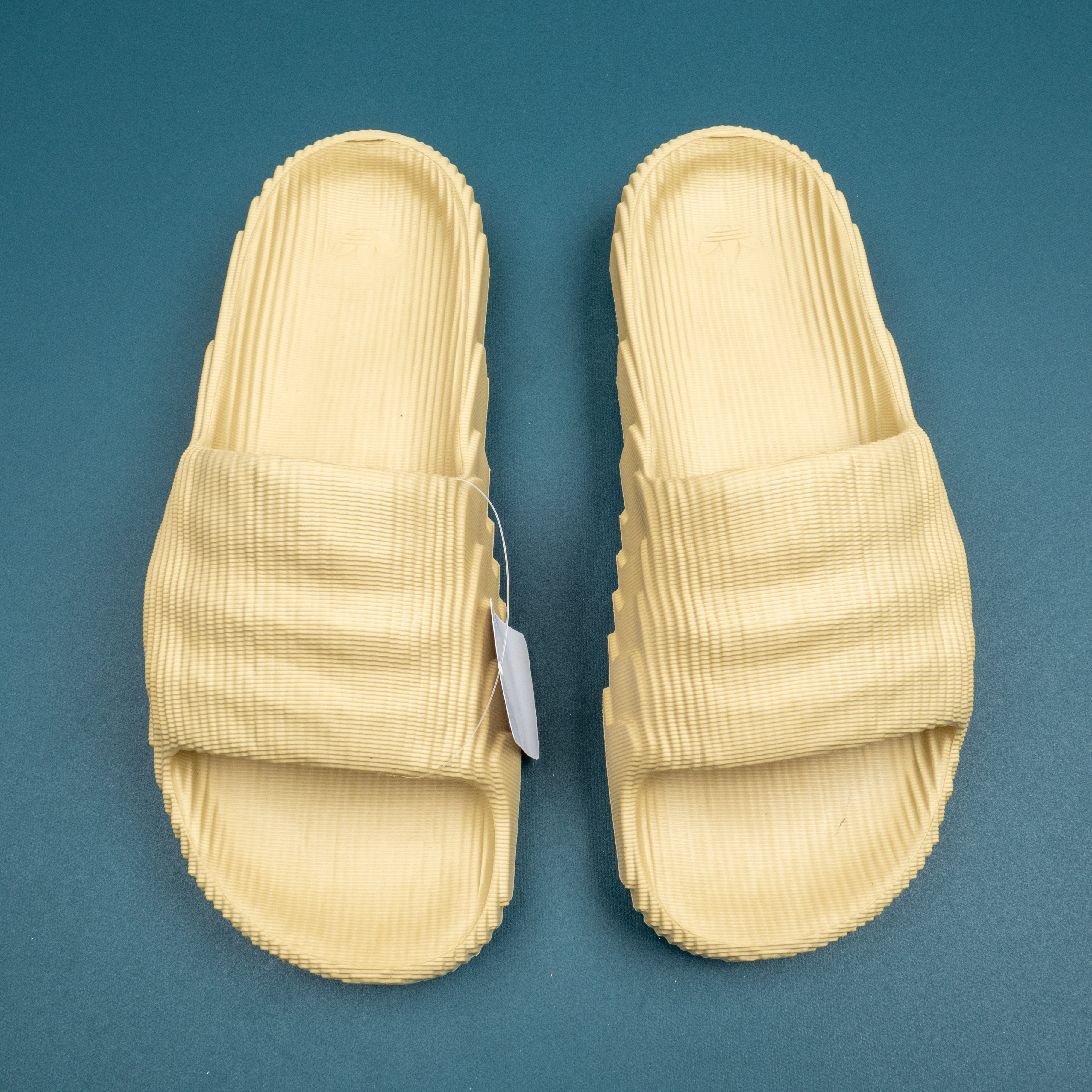 Colleettion Beach Shoes Yellow