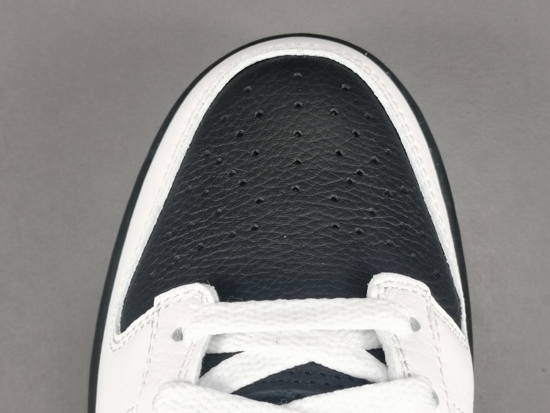 Dunk Low Retro Reverse Panda