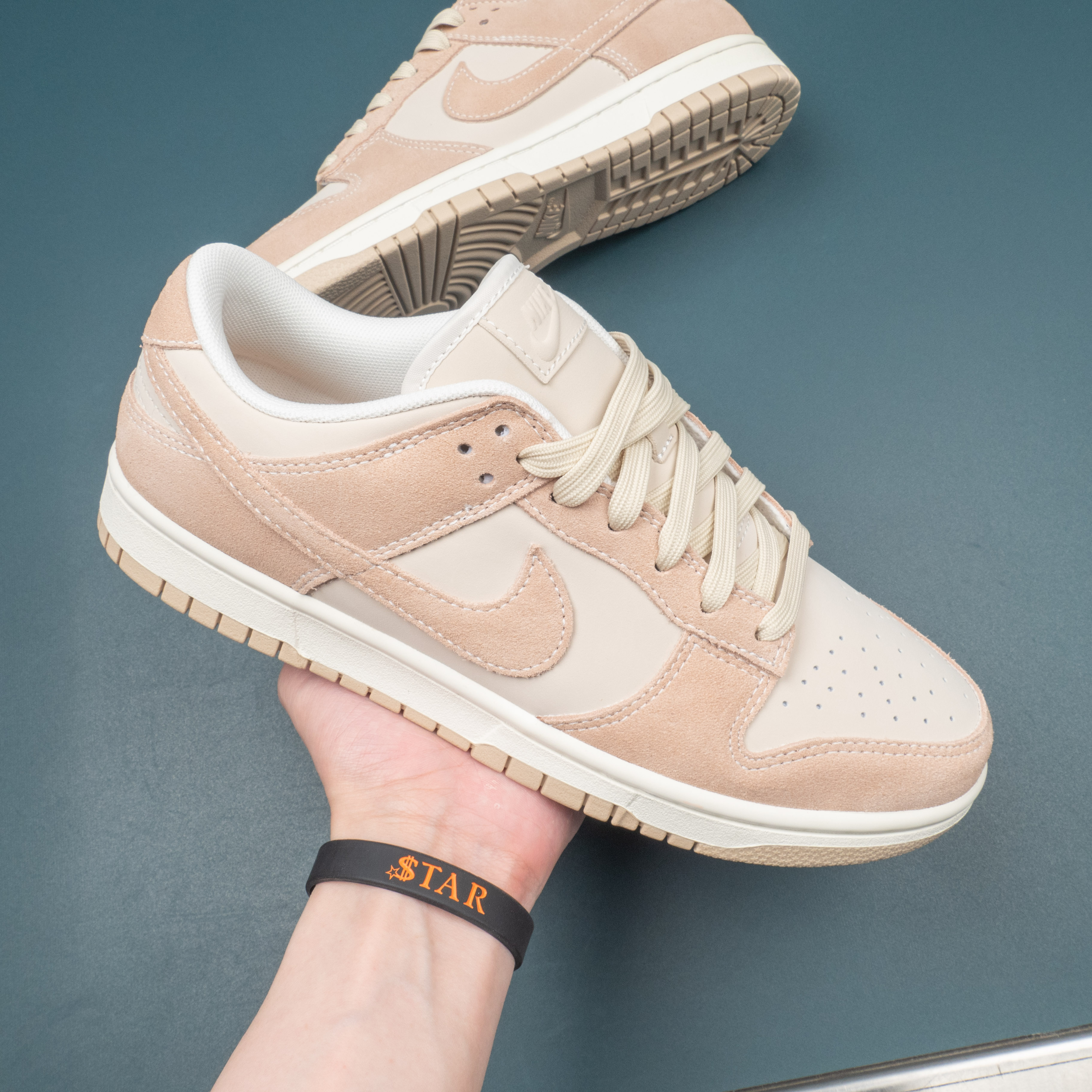 Dunk Low SE Sand Drift
