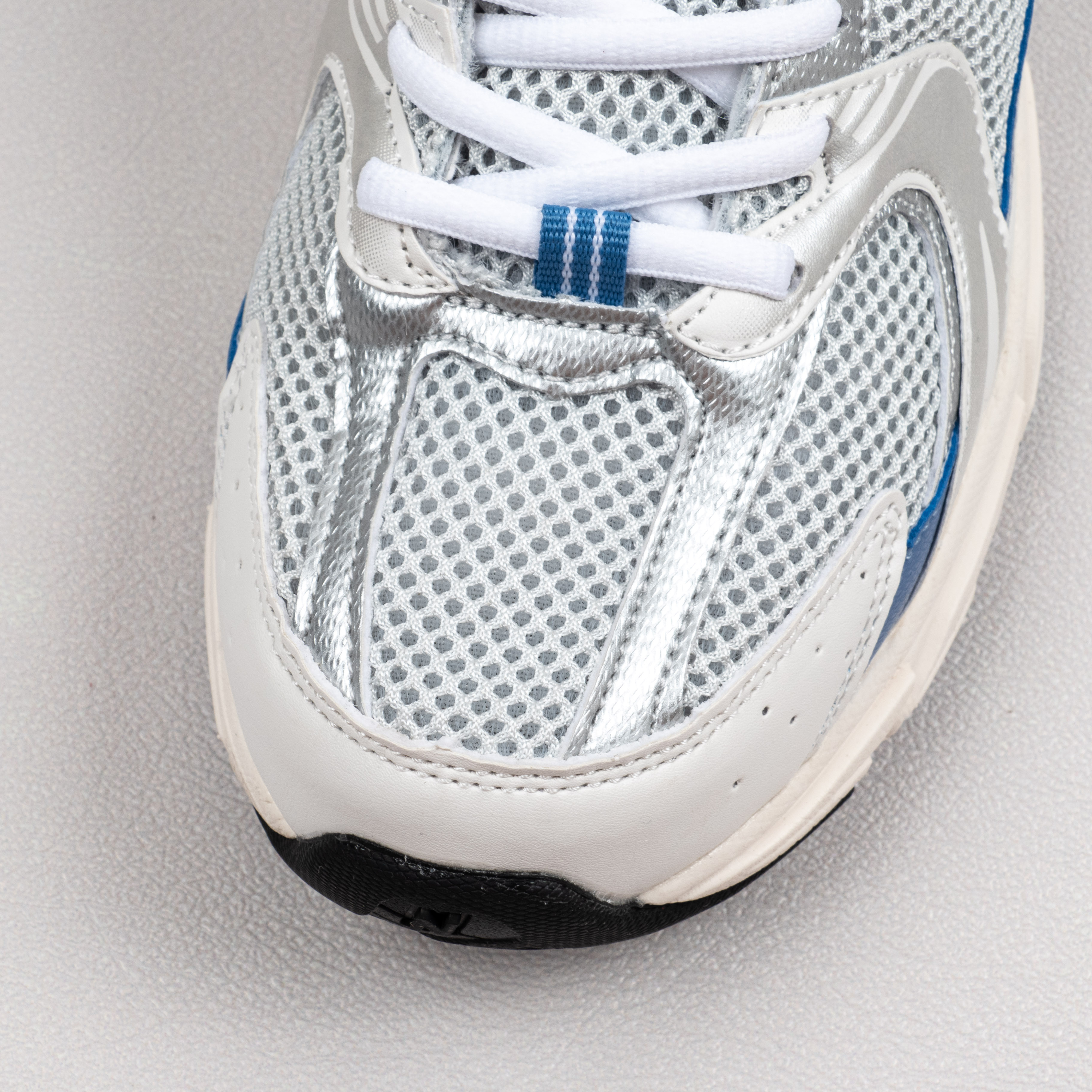 【Free Shipping】530系列白蓝复古老爹鞋休闲运动跑步鞋MR530KC