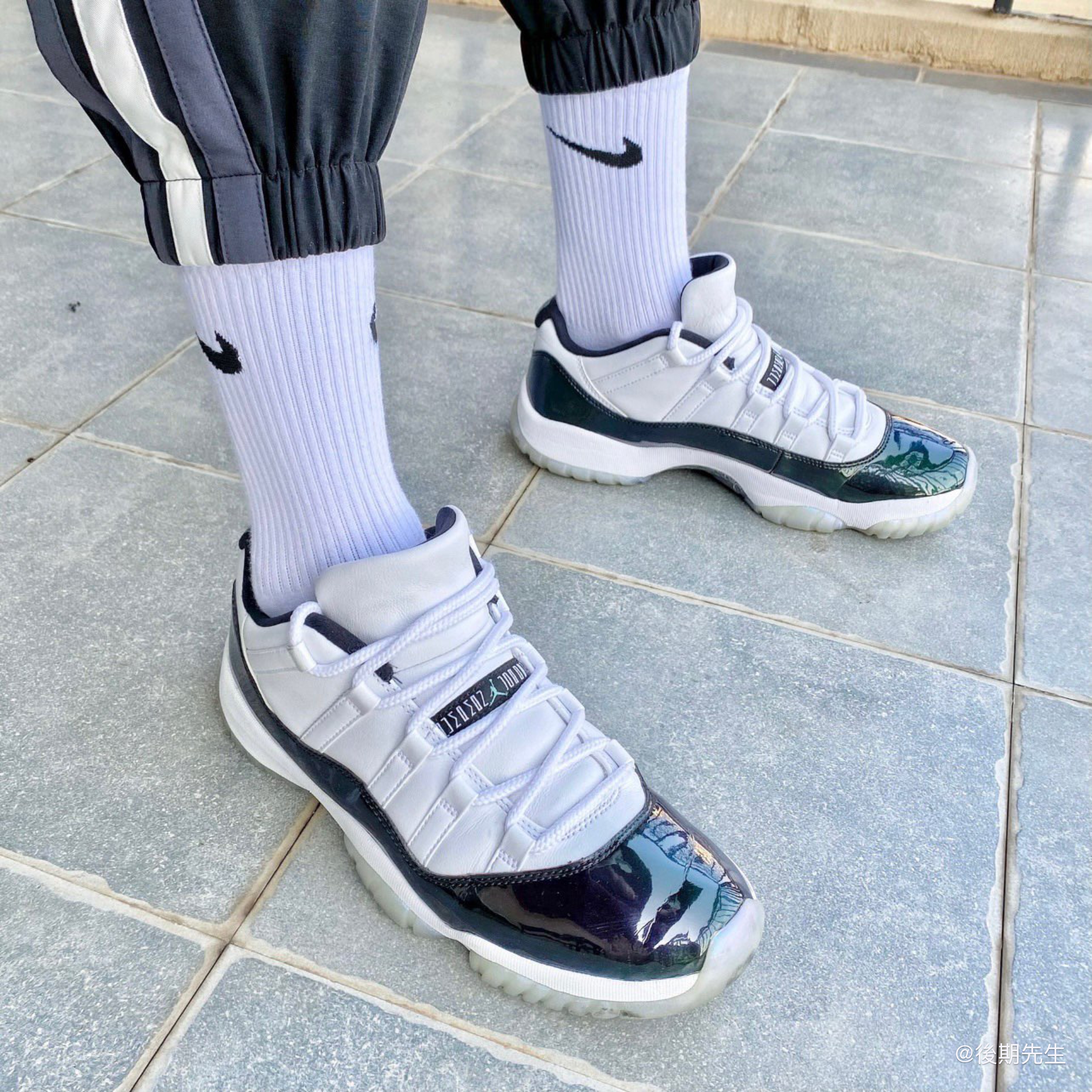 11s Retro Low Iridescent