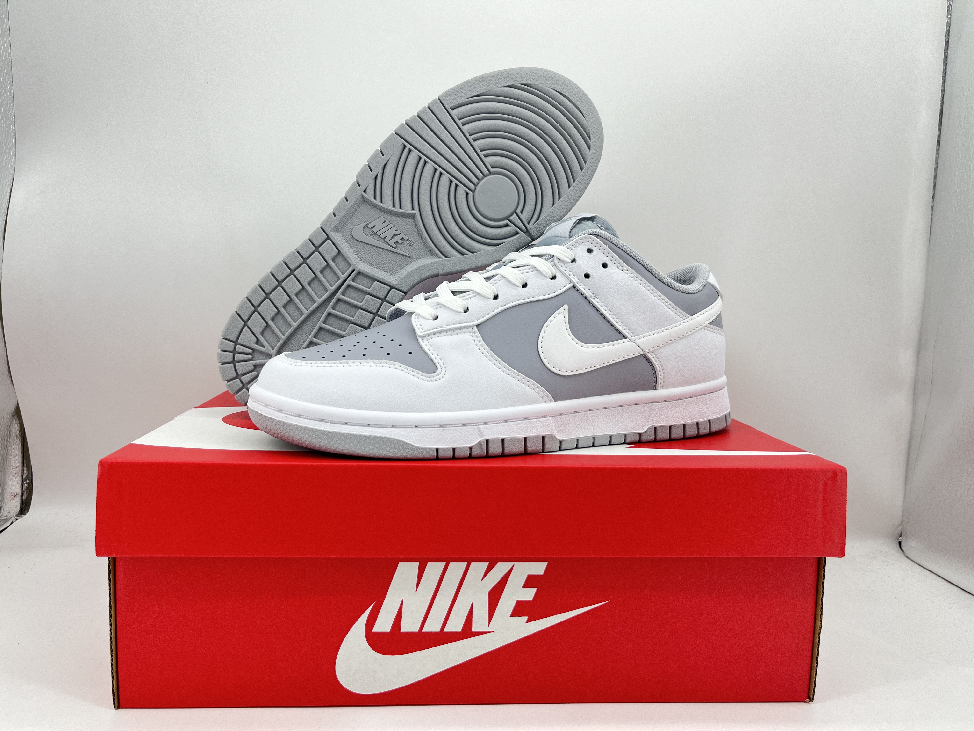 Dunk Low Retro White Grey