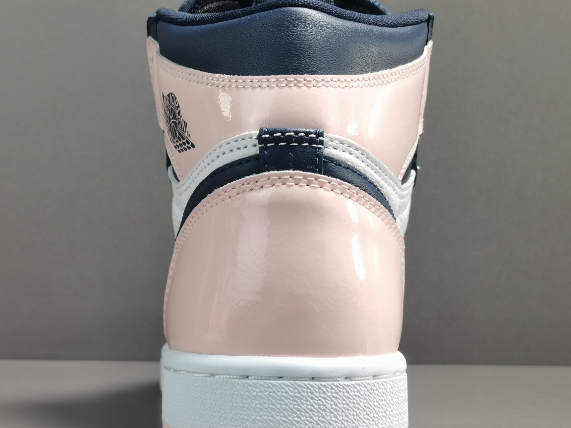 1s Retro High OG Atmosphere