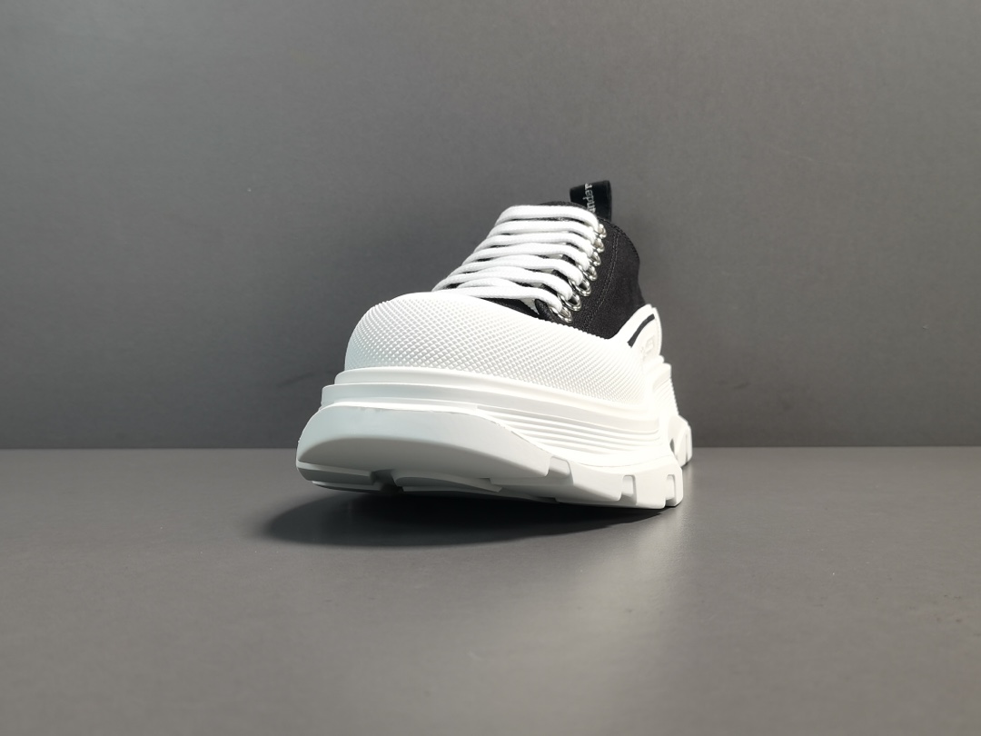 Tread Slick Low Lace Up Black White