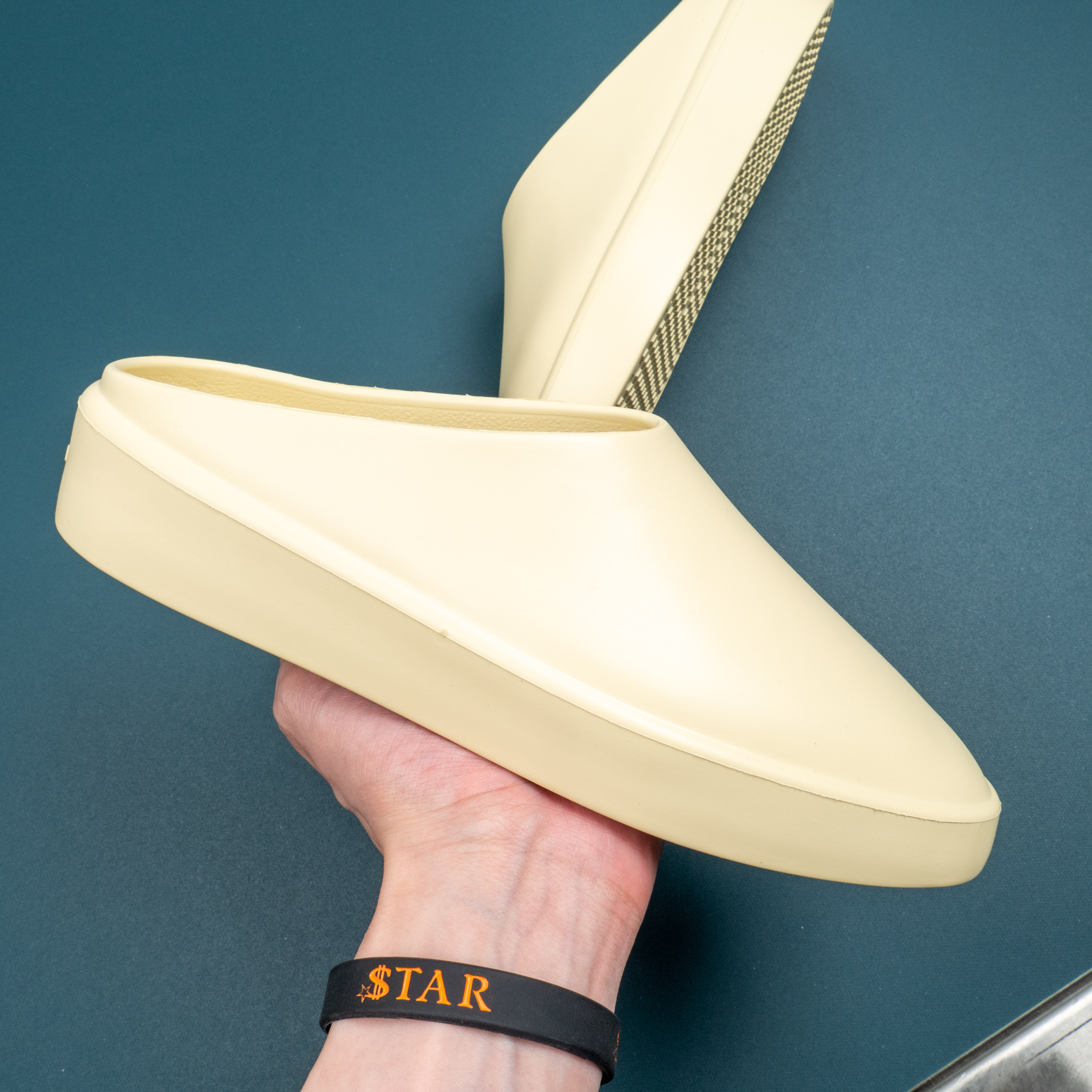 Caliornia One Stirrup Cream