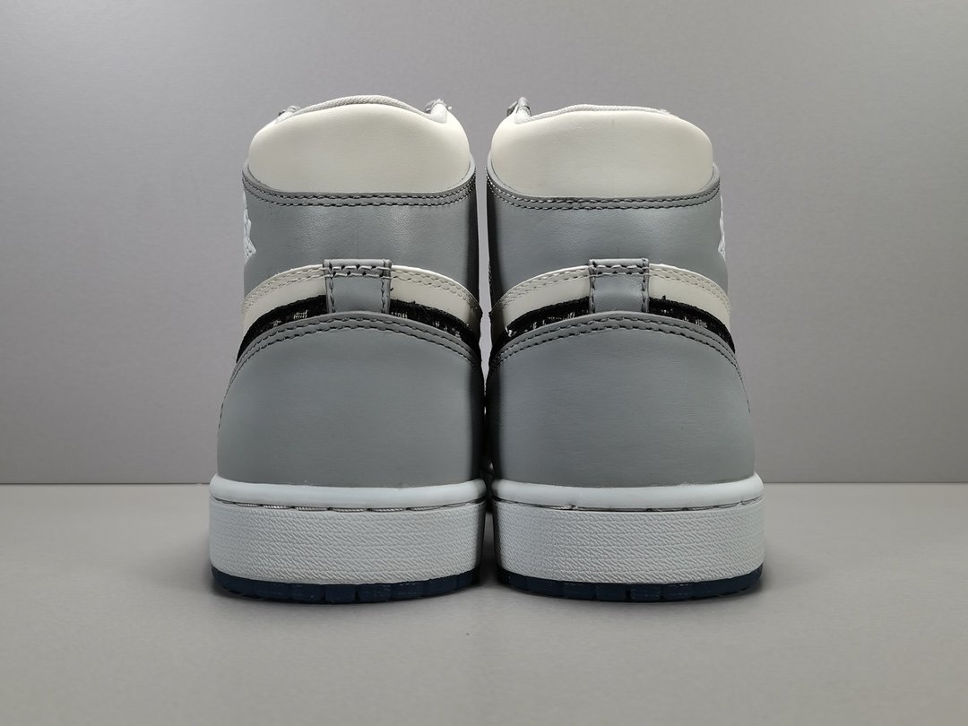 1's Retro High Dior CN8607 002
