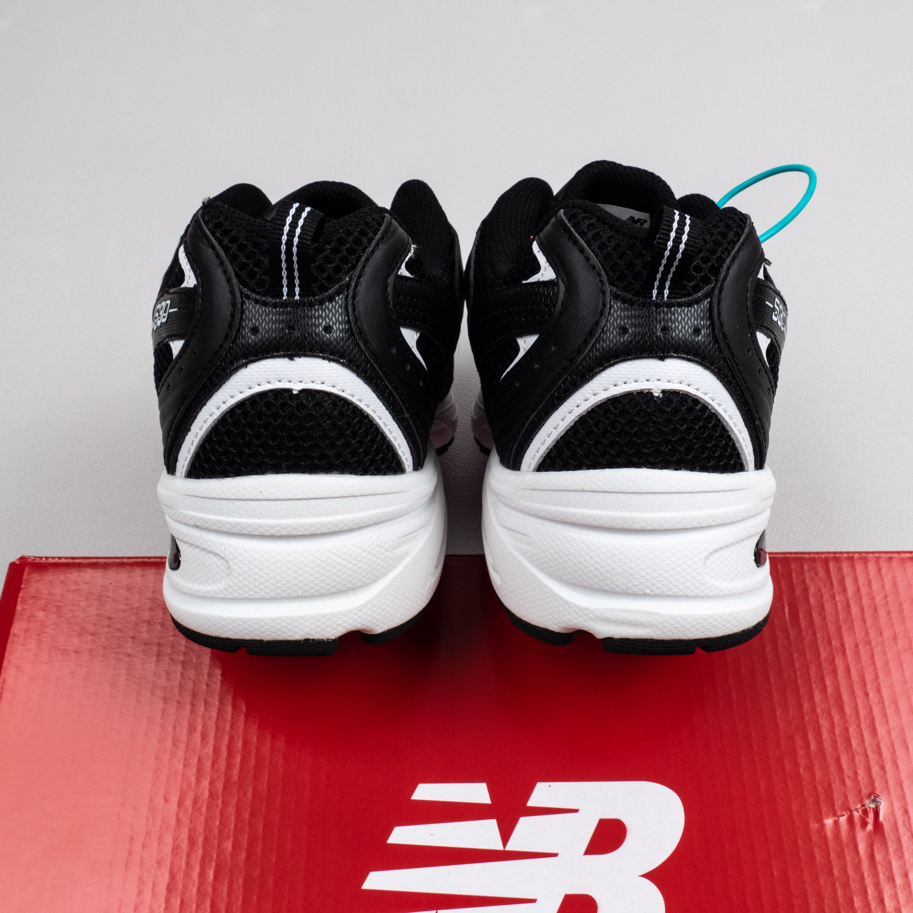 【Free Shipping】NB530系列复古跑步鞋老爹鞋 MR530SD