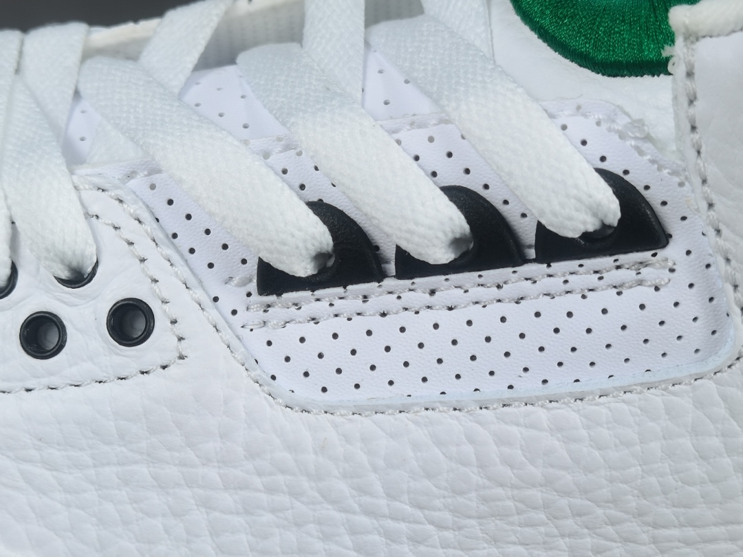 3's Retro Oregon Ducks Pit Crew White
