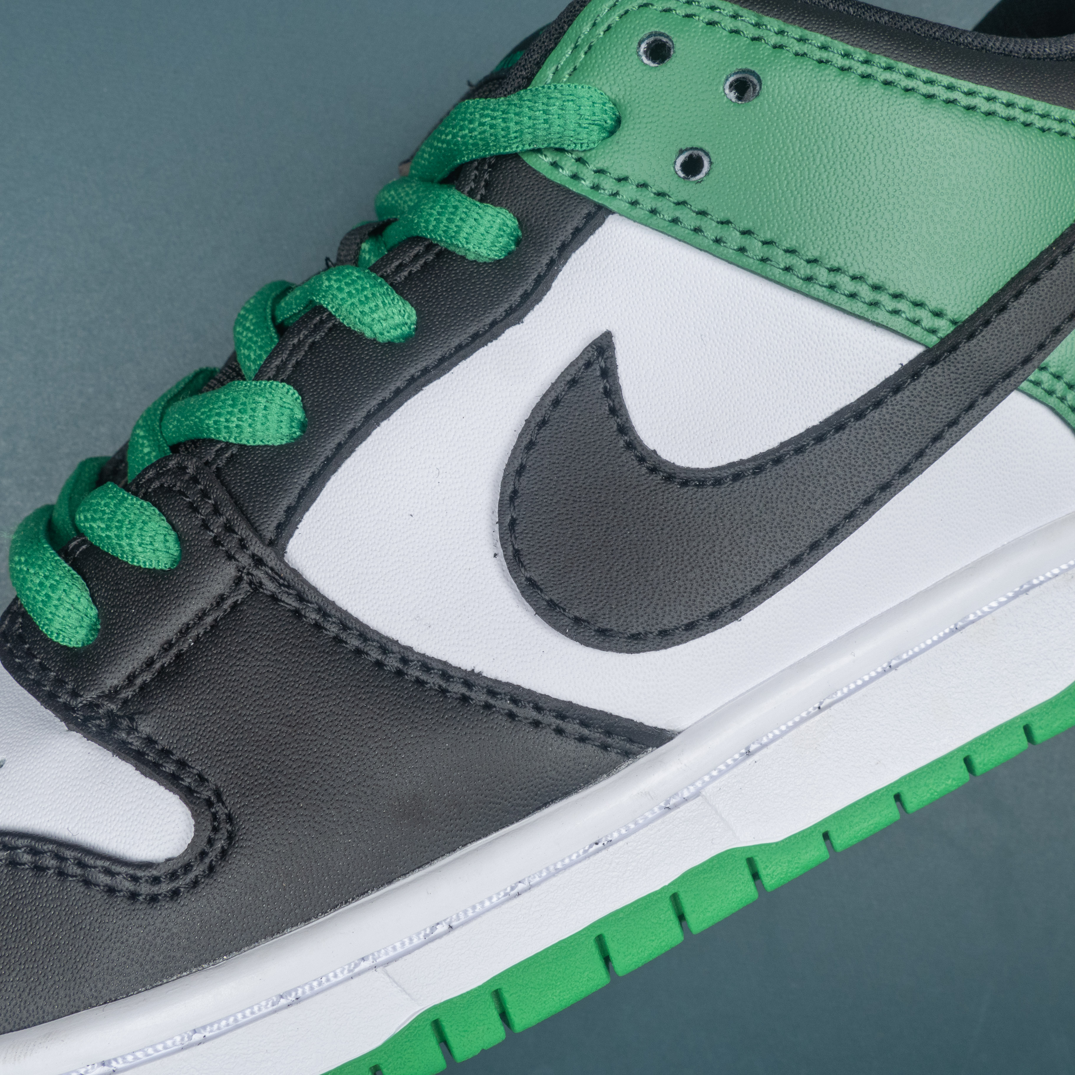 SB Dunk Low Classic Green