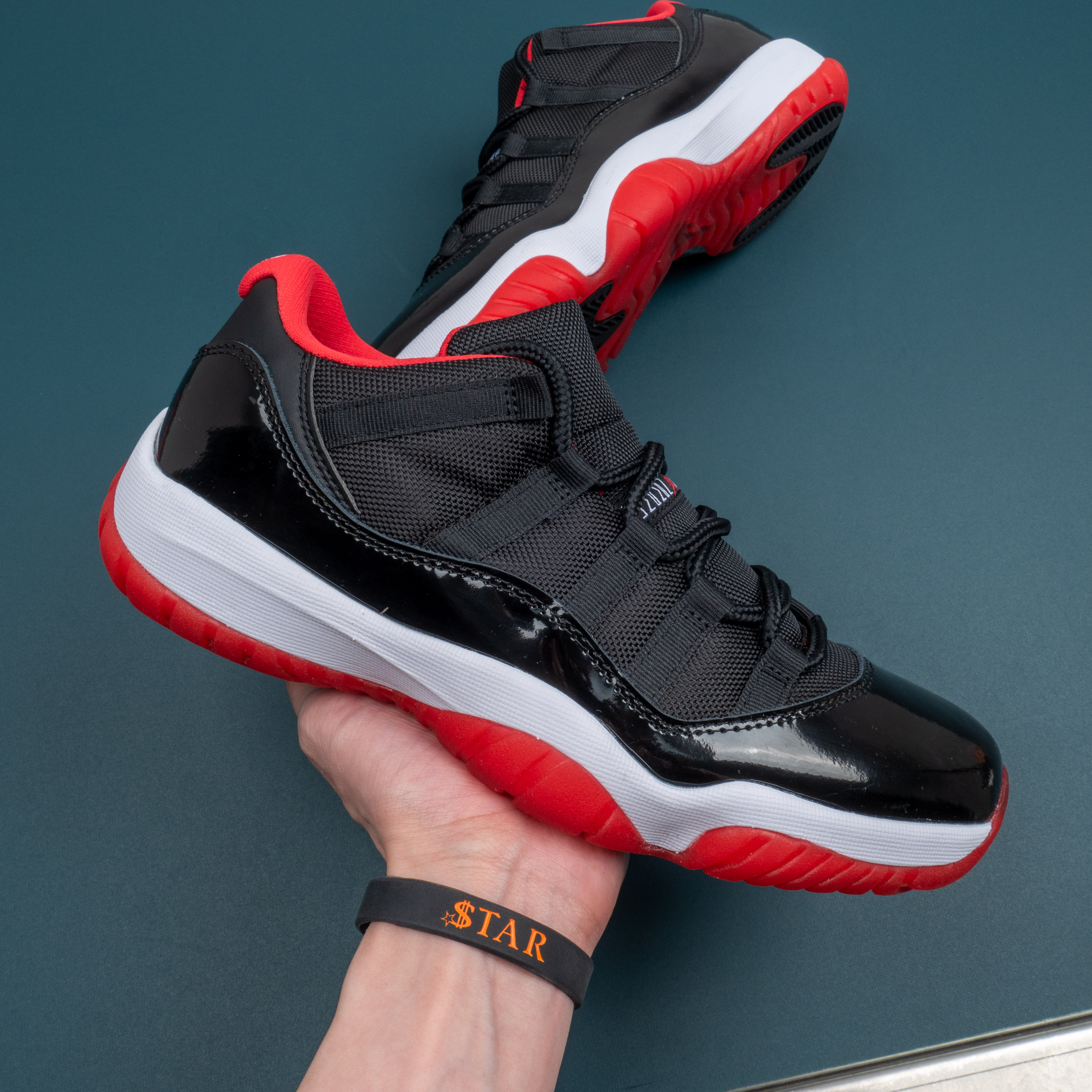 11s Retro Low Bred