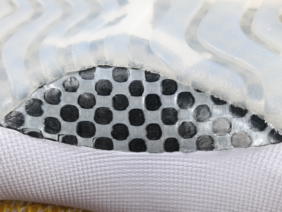 11s Retro Low Tour Yellow Snakeskin