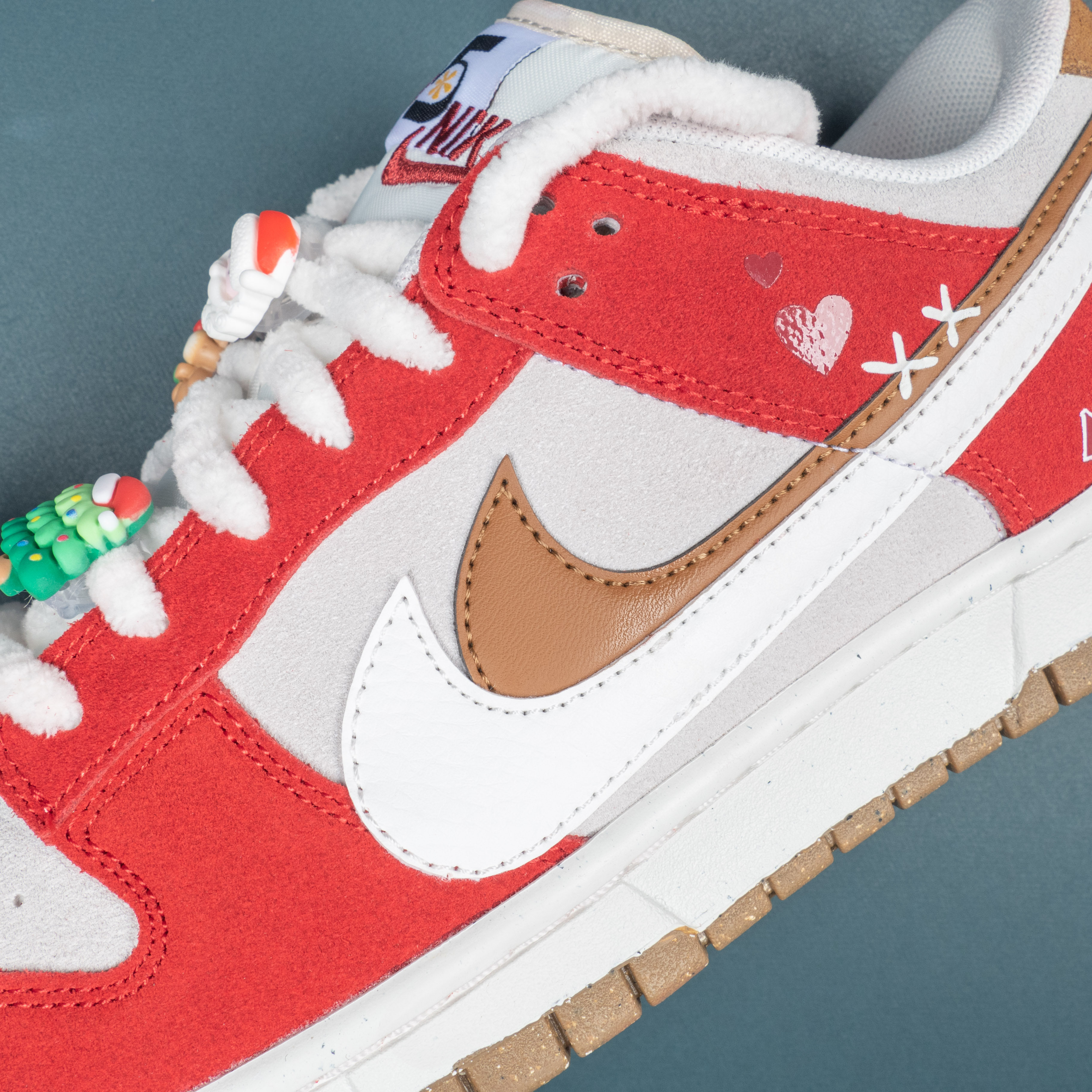 Dunk Low SE 85 'Christmas'