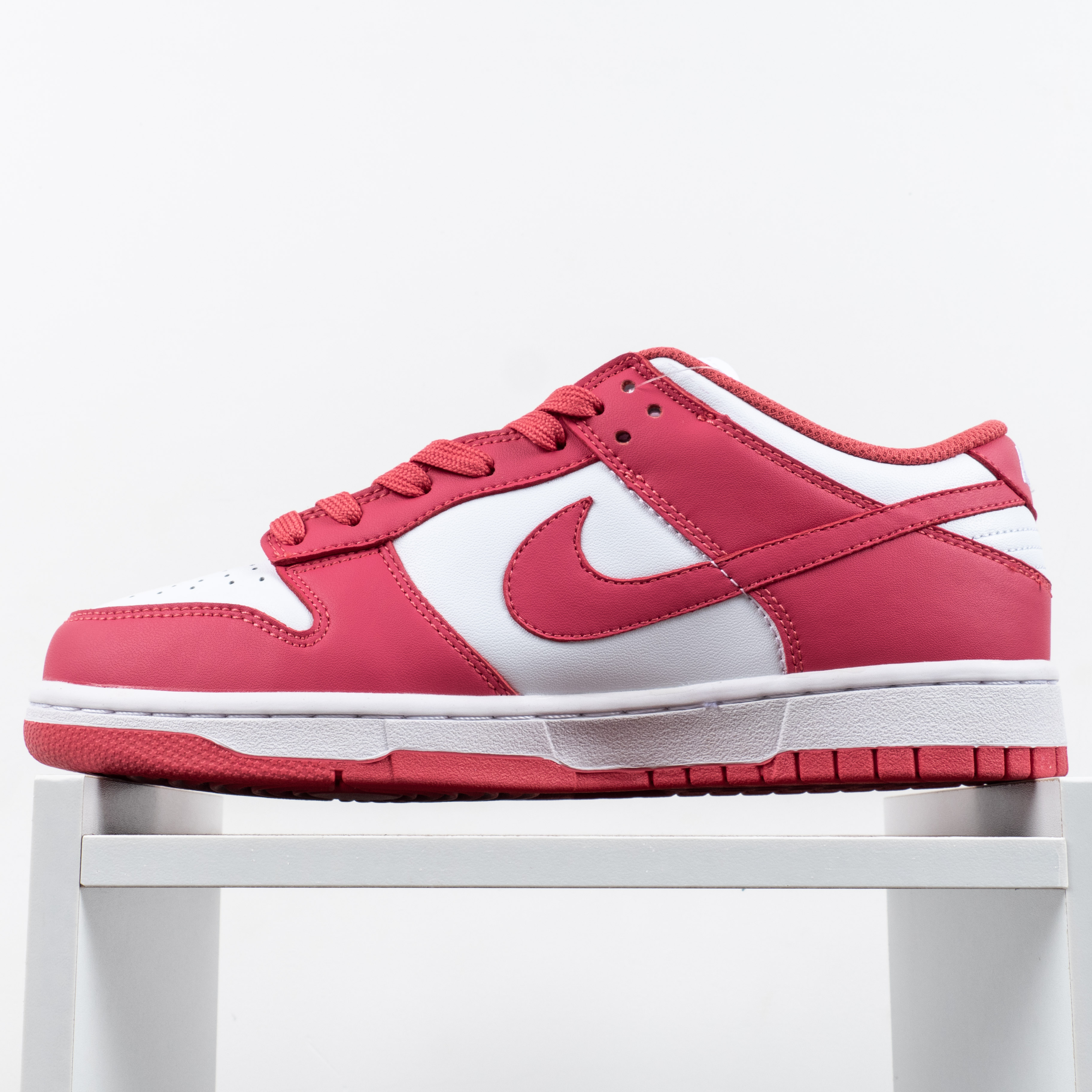 Dunk Low Archeo Pink