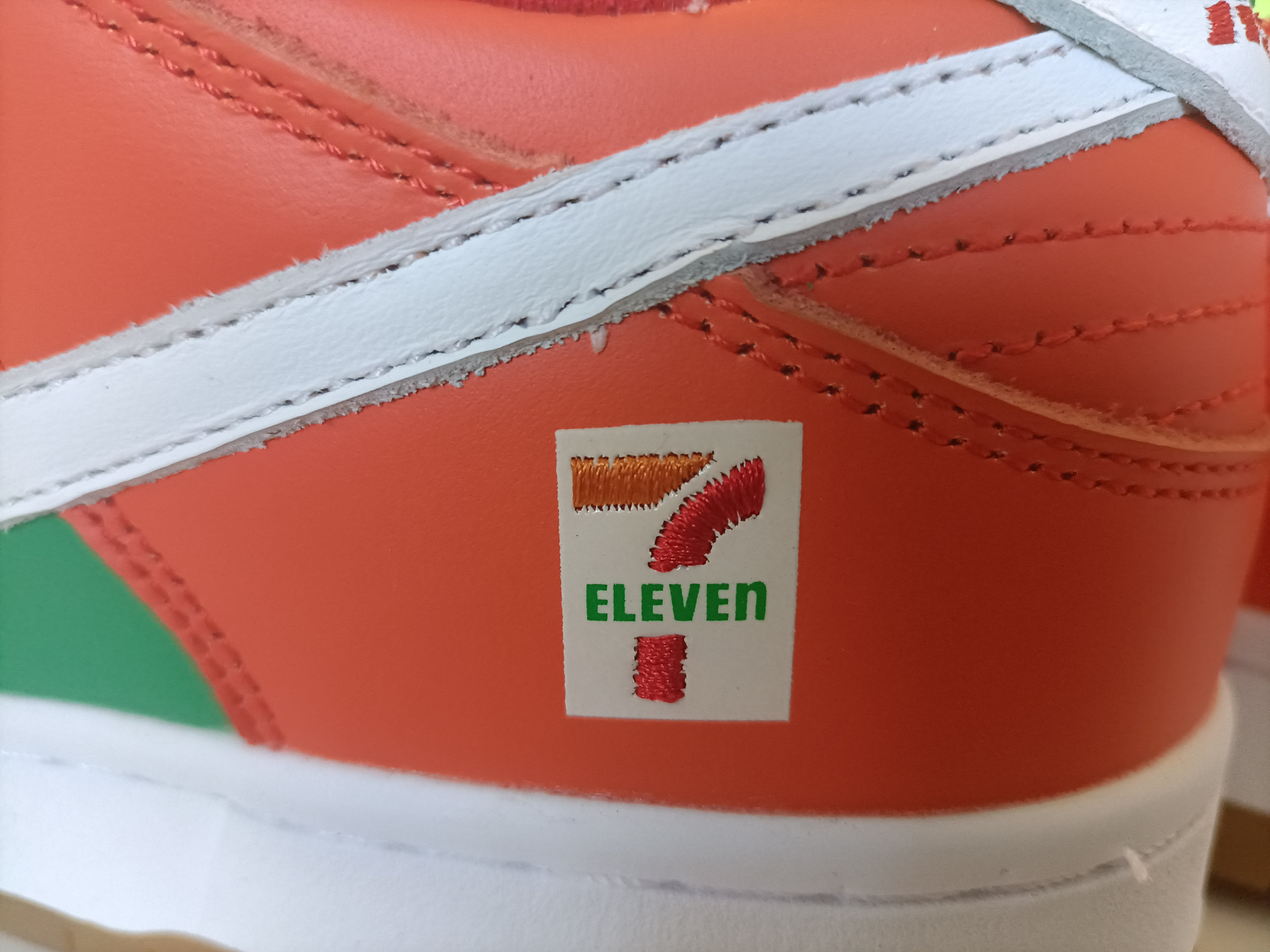 SB Dunk Low 7 Eleven