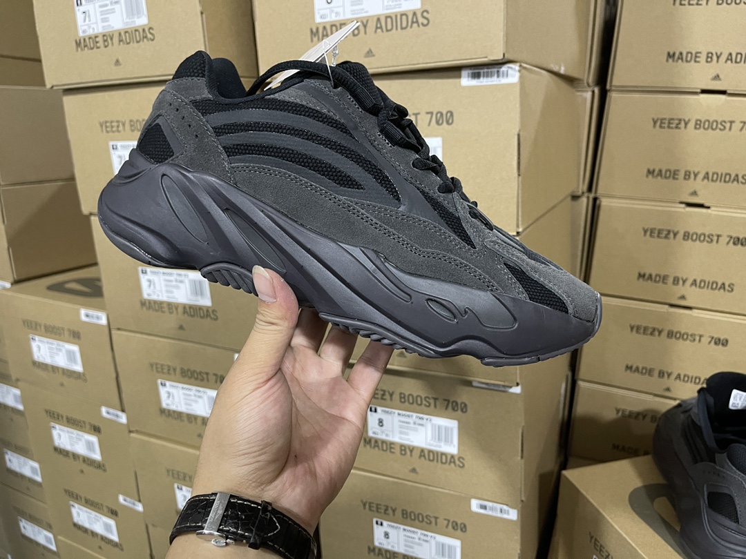 700 V2 Vanta