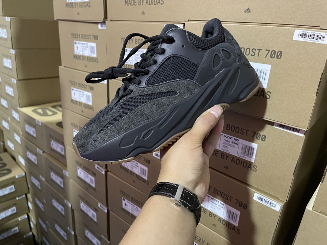 700 Utility Black