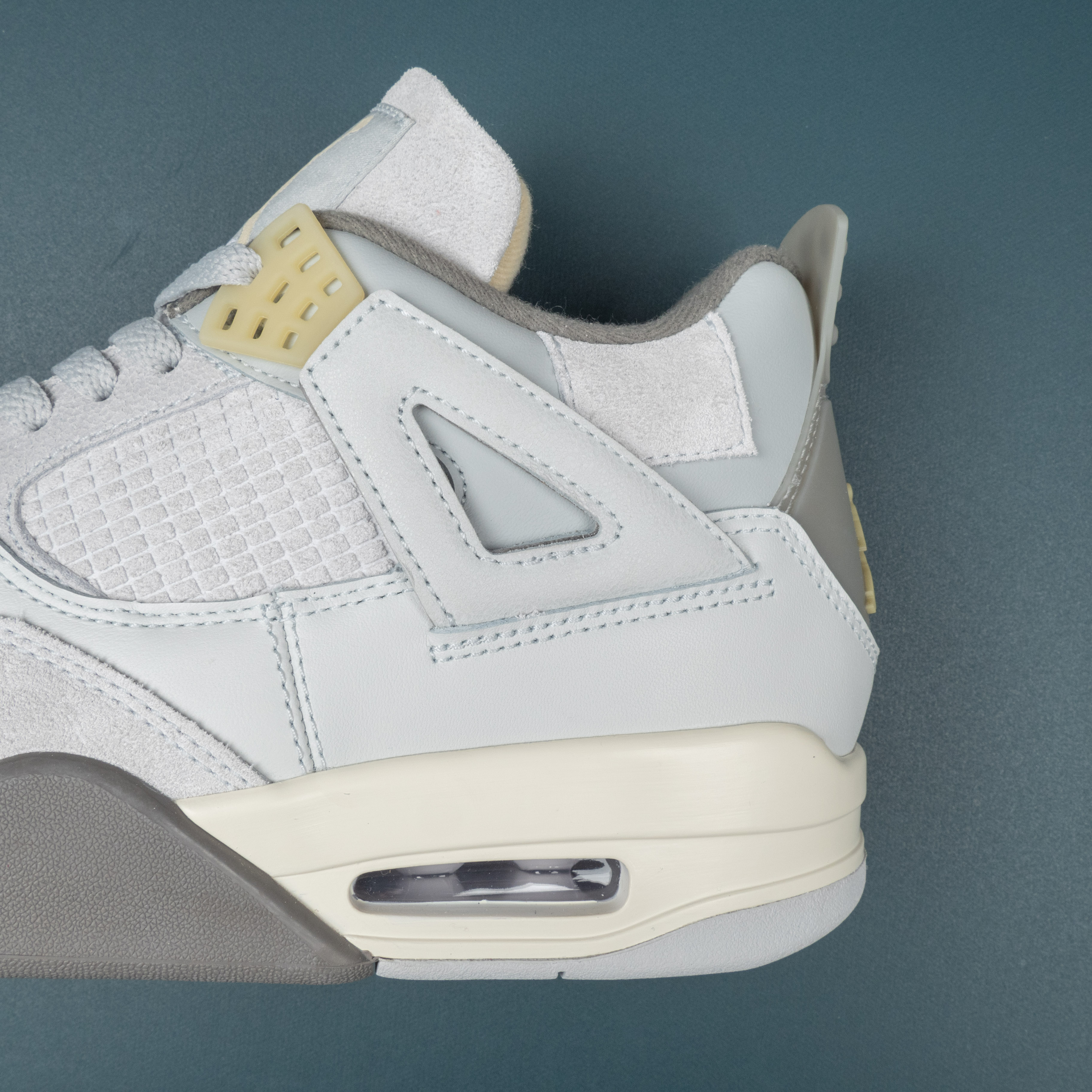 4s Retro SE Craft Photon Dust