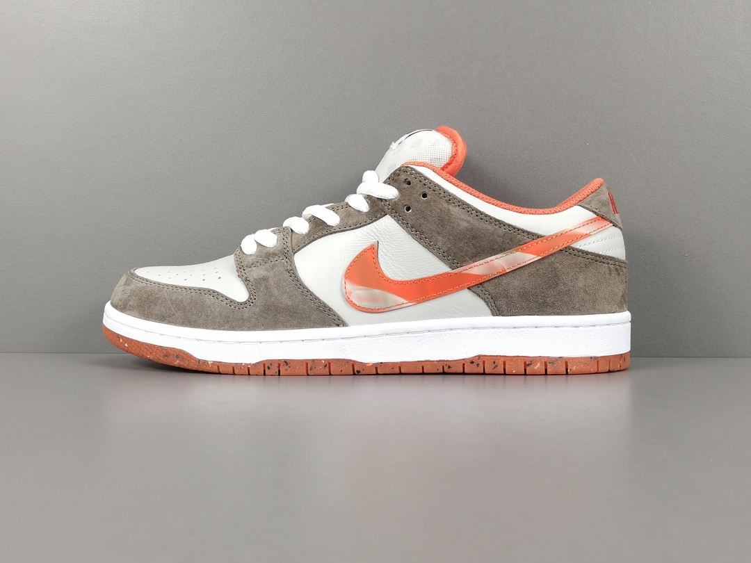 SB Dunk Low Crushed D.C.
