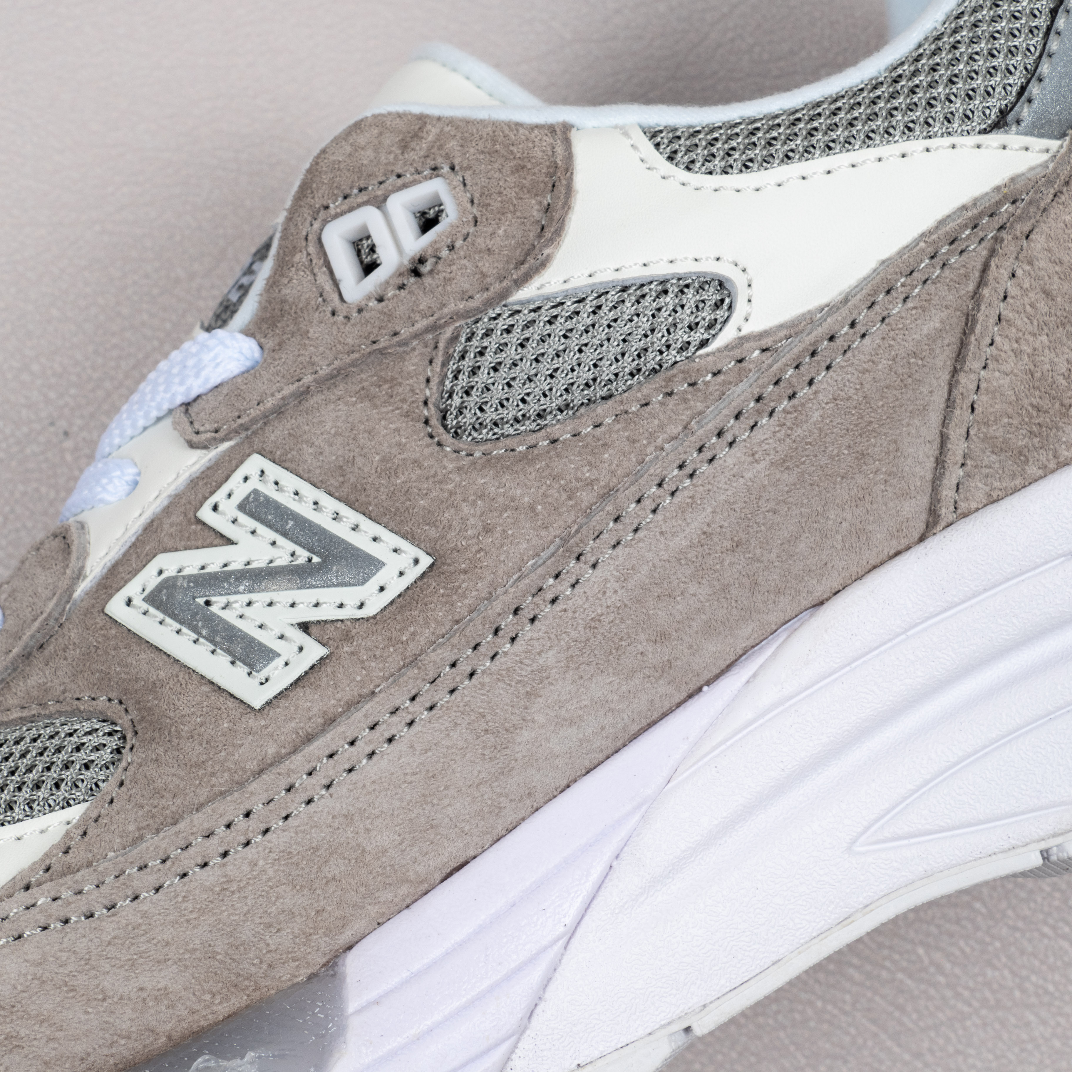 992 White Silver Nimbus Cloud