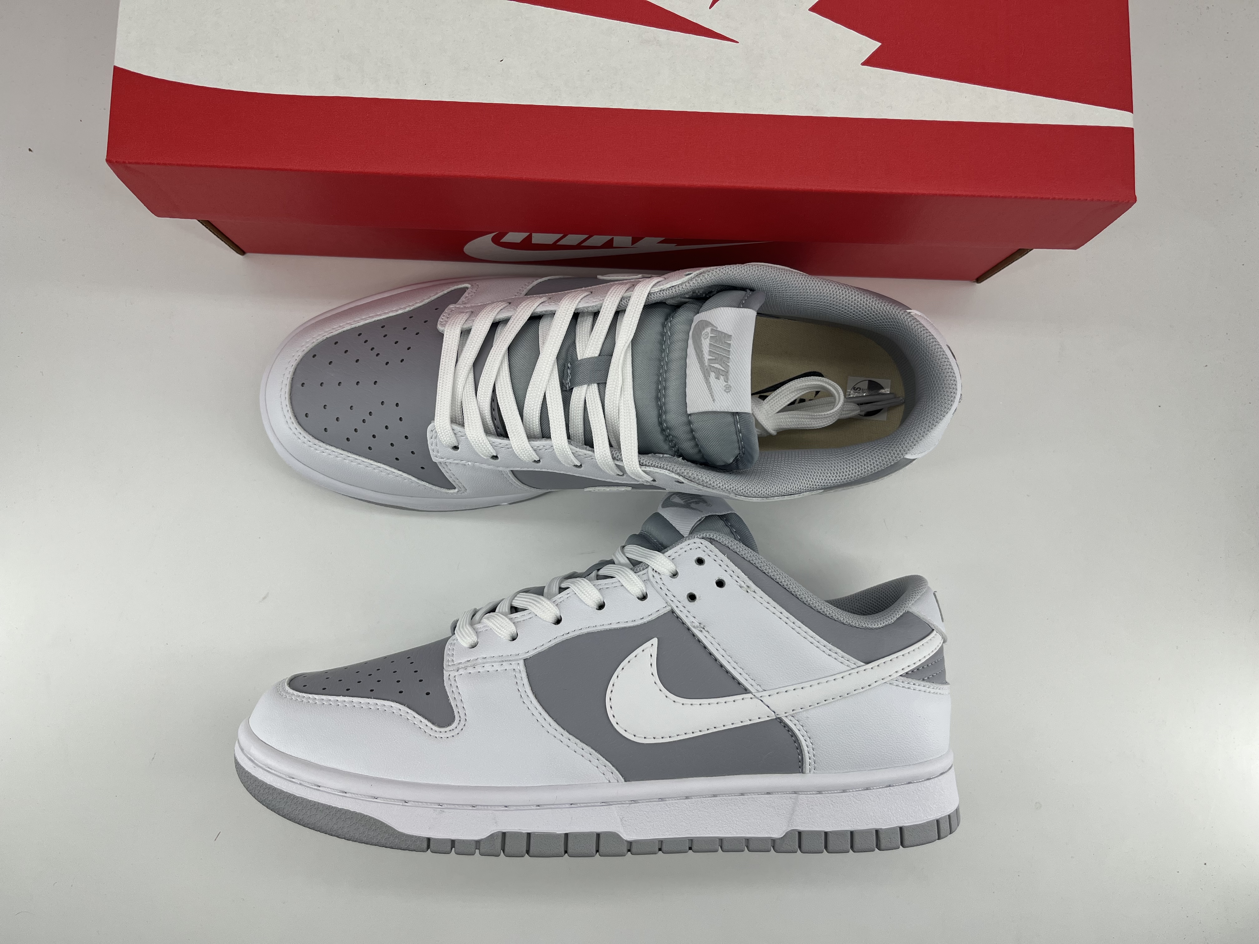 Dunk Low Retro White Grey