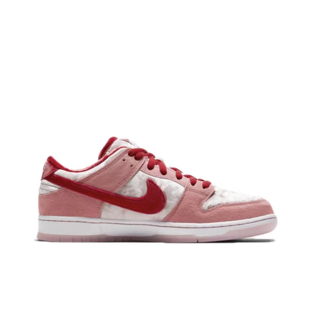 SB Dunk Low StrangeLove Skateboards CT2552-800