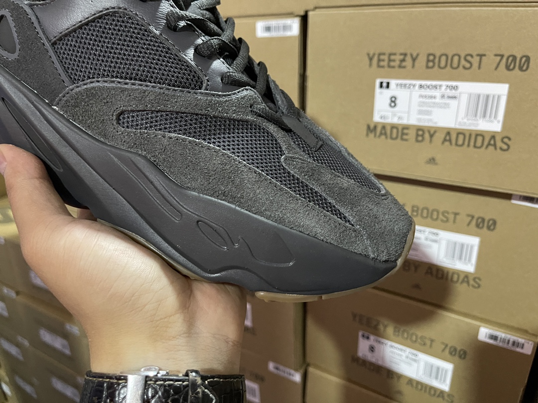 700 Utility Black
