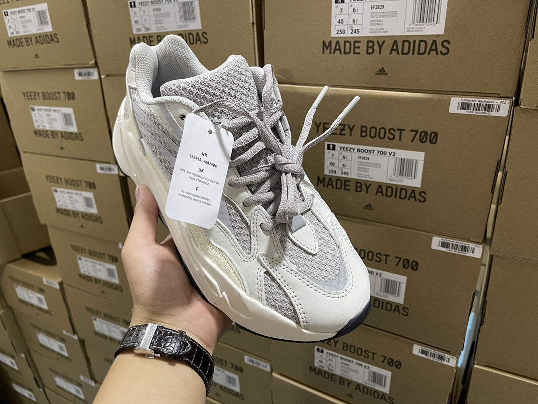 700 V2 Static