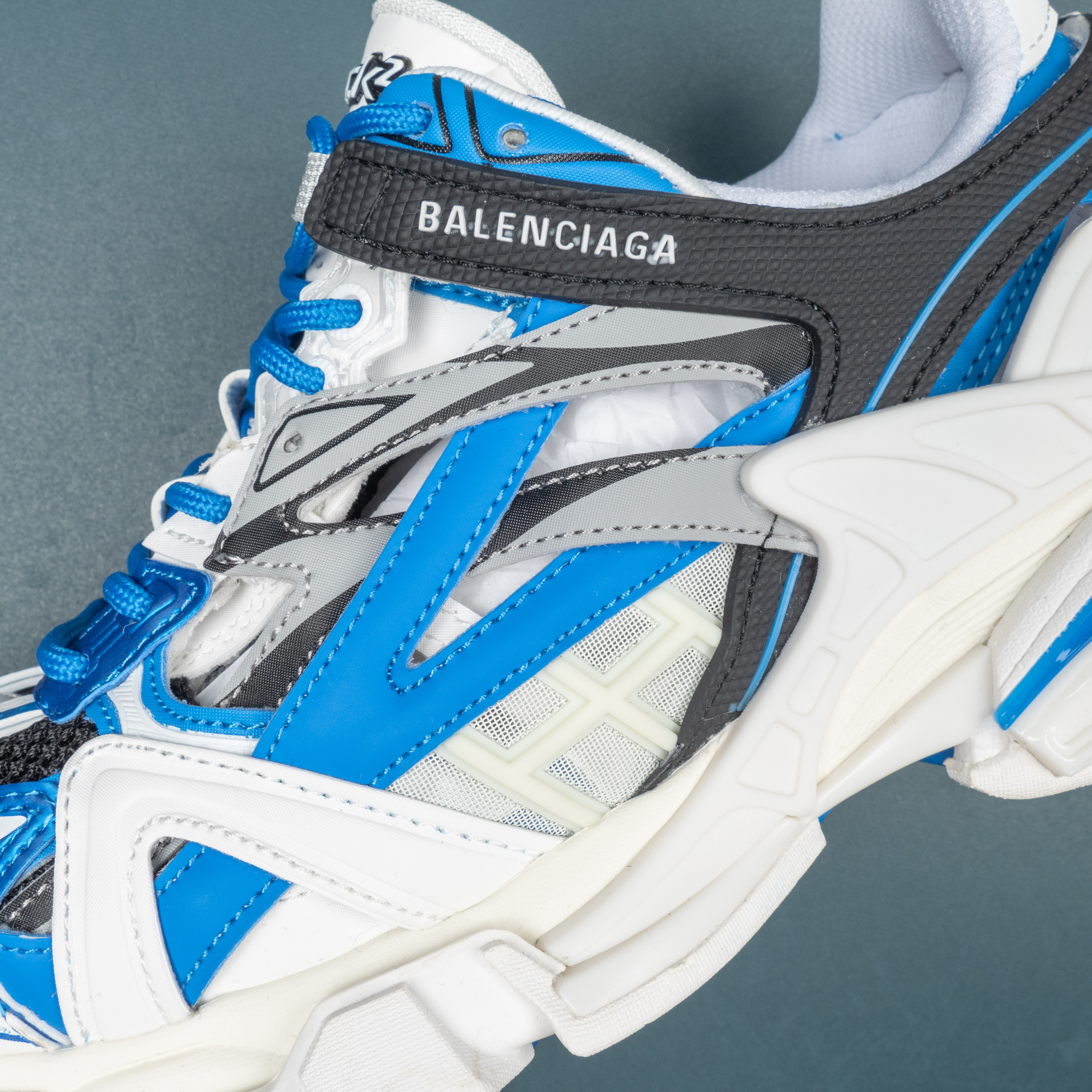 Track 2.0 Blue White