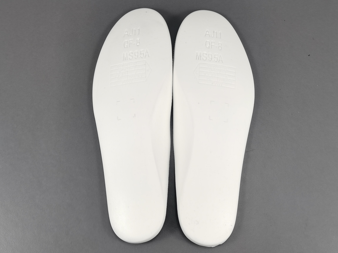 11s Retro Low Tour Yellow Snakeskin