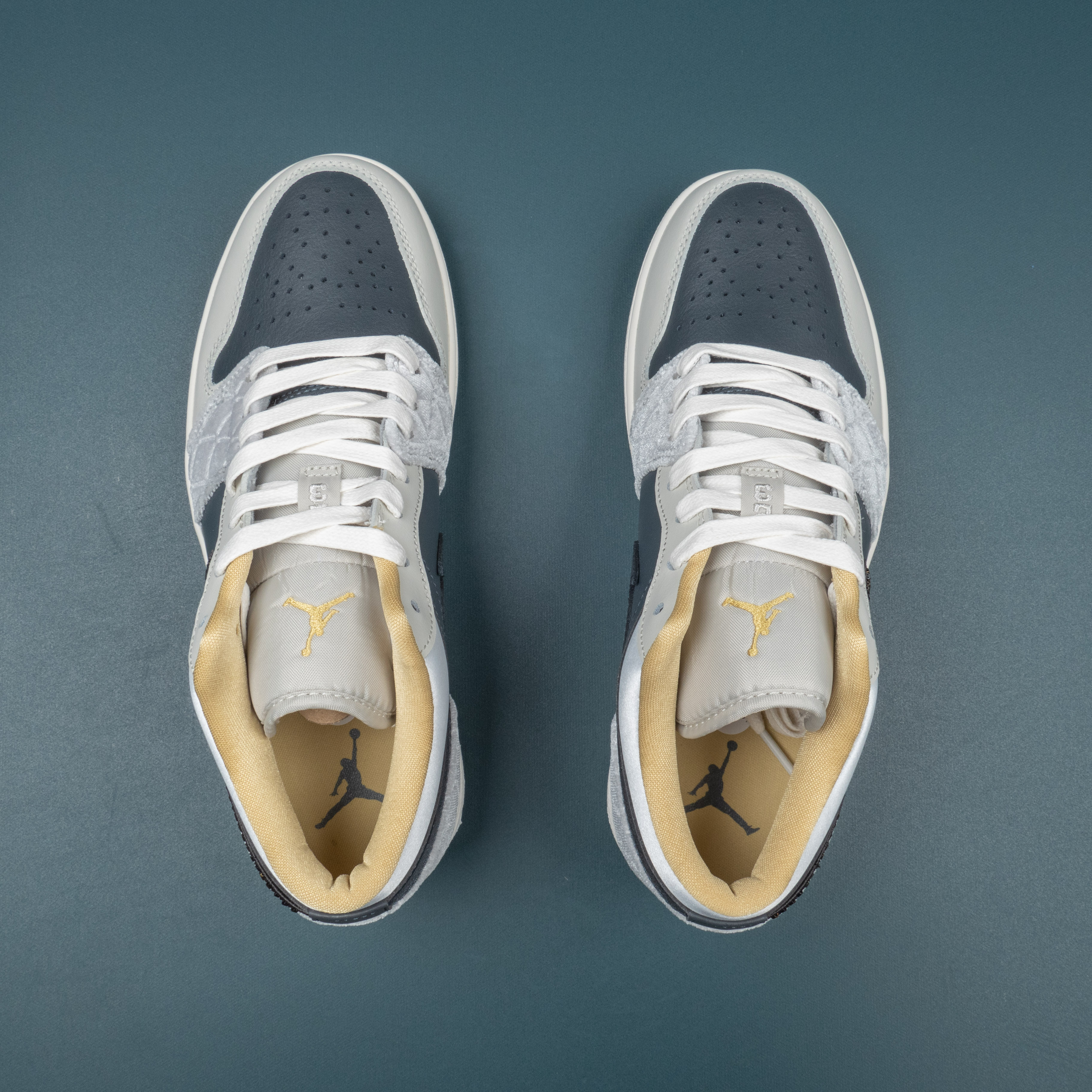 1‘s Low Beaded Swoosh