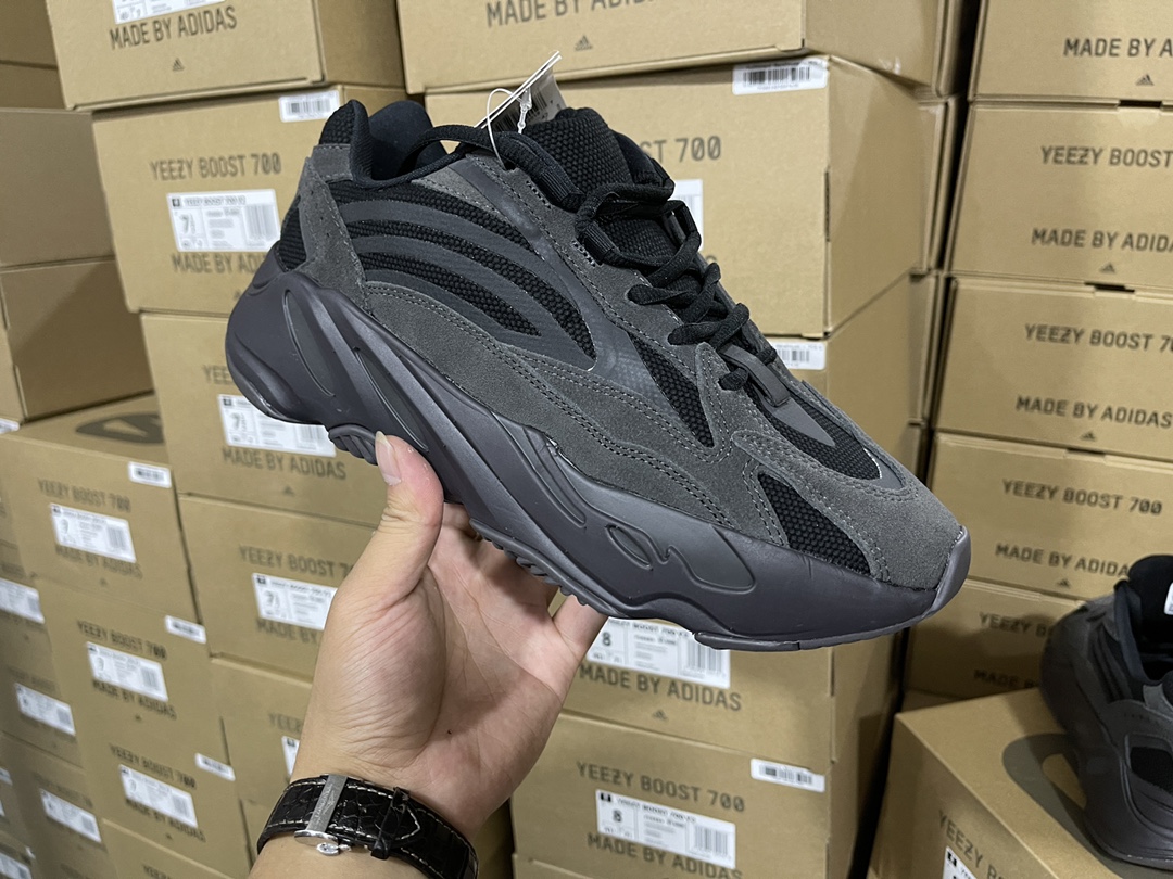 700 V2 Vanta